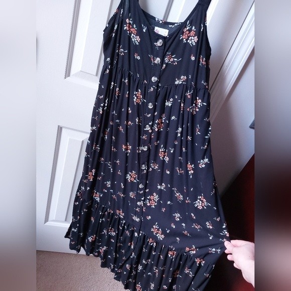 SO - Black Floral Button-Down Wide Strap Jumper Maxi Dress - Picture 2 of 9